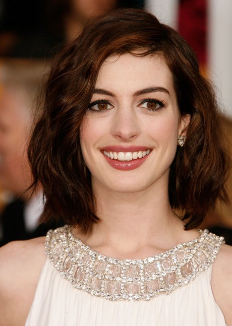 anne-hathaway-cheveux-courts-50_7 Anne hathaway cheveux courts