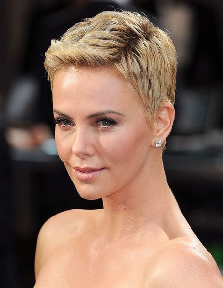 charlize-theron-cheveux-courts-56_19 Charlize theron cheveux courts