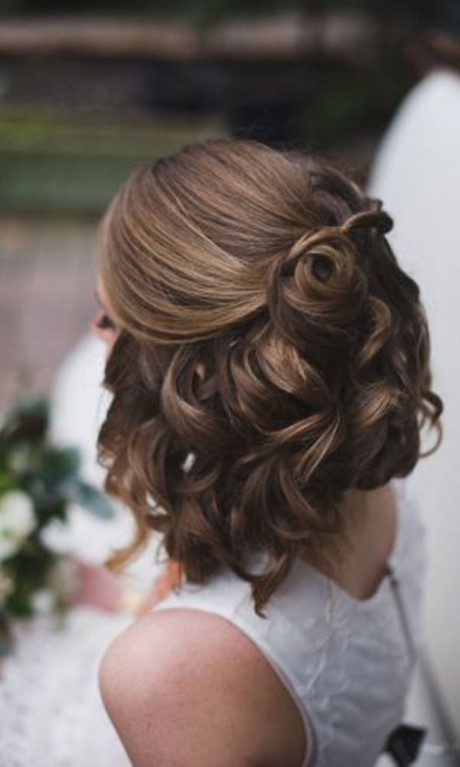 coiffure-invite-mariage-cheveux-mi-long-45_5 Coiffure invité mariage cheveux mi long