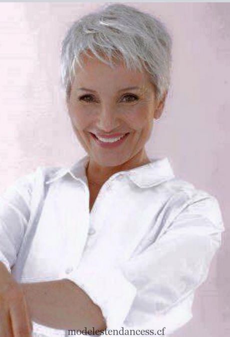coupe-cheveux-courts-gris-femme-50-ans-82_18 Coupe cheveux courts gris femme 50 ans