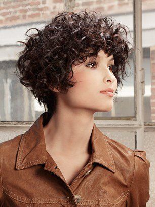 coupe-cheveux-frises-courts-femme-20_5 Coupe cheveux frisés courts femme