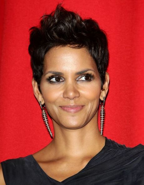 halle-berry-cheveux-courts-65_2 Halle berry cheveux courts
