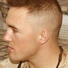 Coupe de cheveux militaire homme