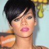 Rihanna cheveux court