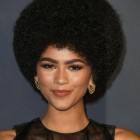 Cheveux court afro femme